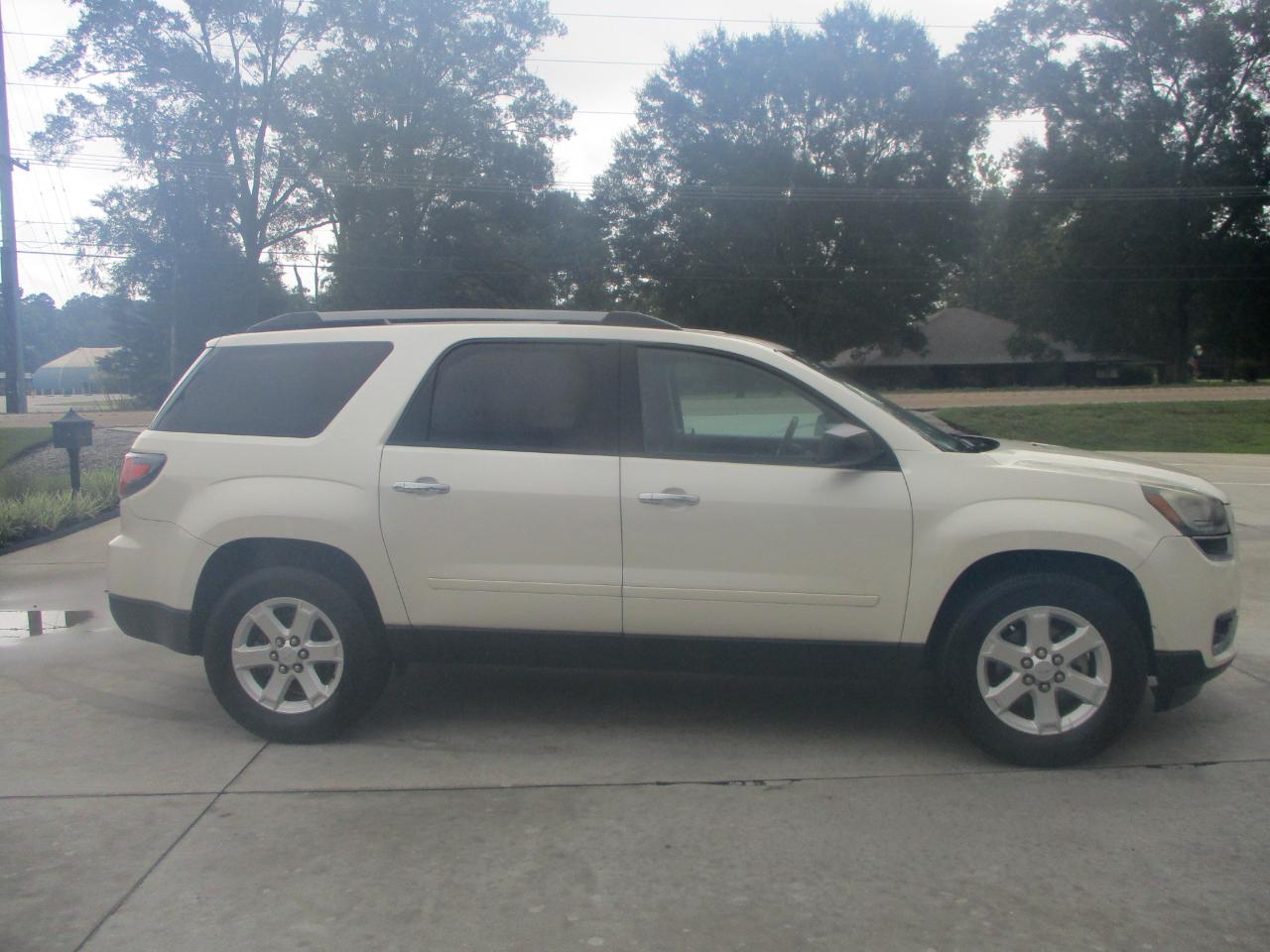 GMC Acadia FWD 4dr SLE w/SLE-1 2015