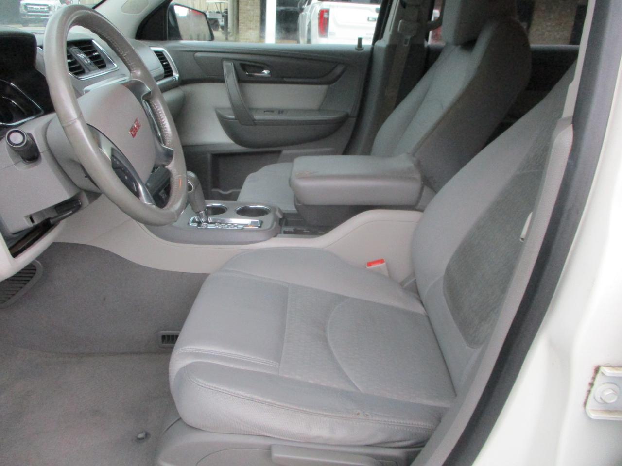 GMC Acadia FWD 4dr SLE w/SLE-1 2015