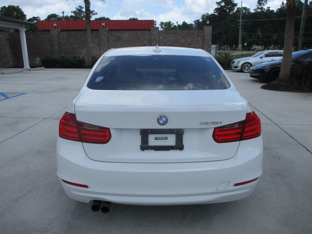 BMW 3 Series 4dr Sdn 328i RWD 2013