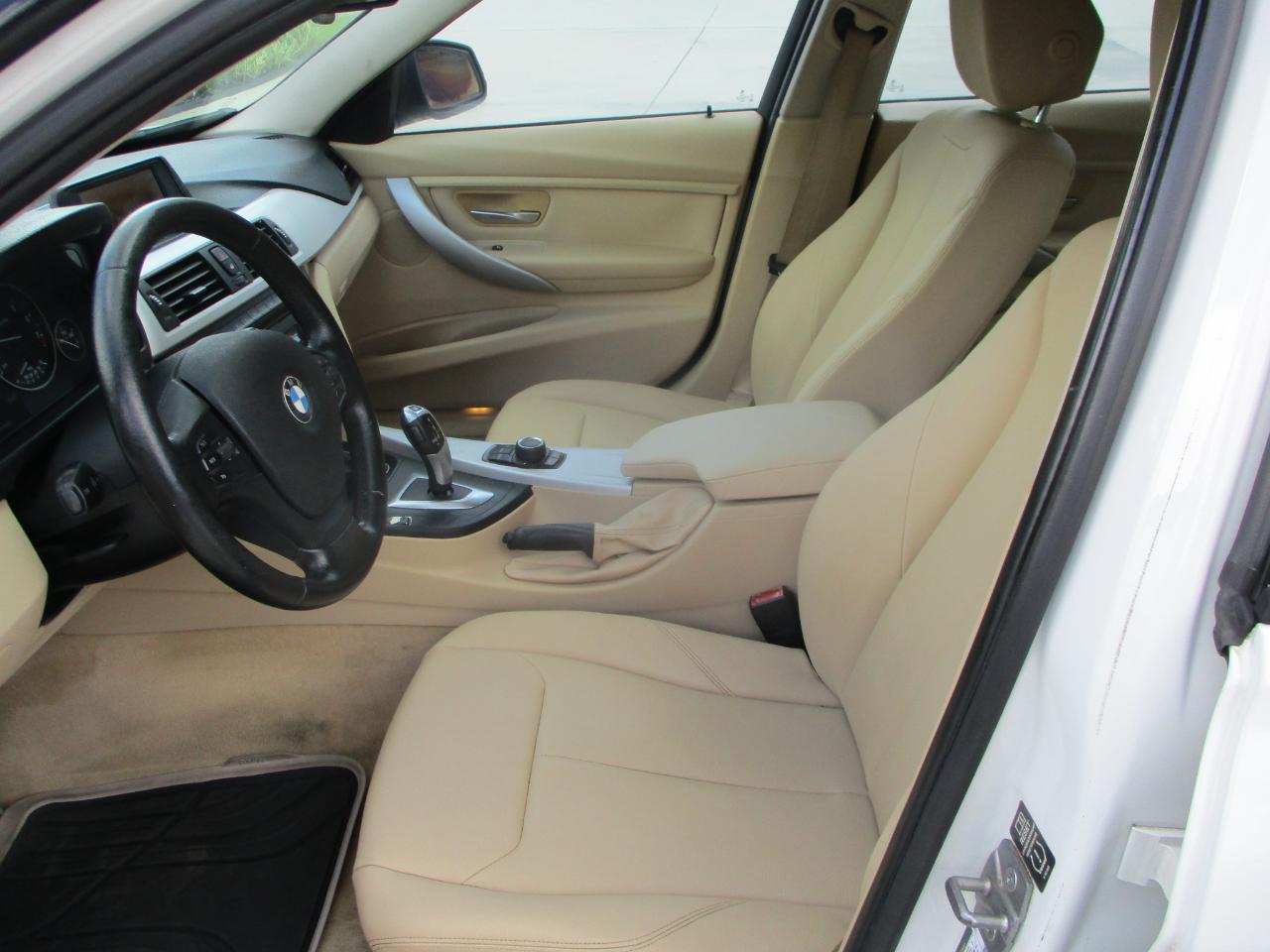 BMW 3 Series 4dr Sdn 328i RWD 2013