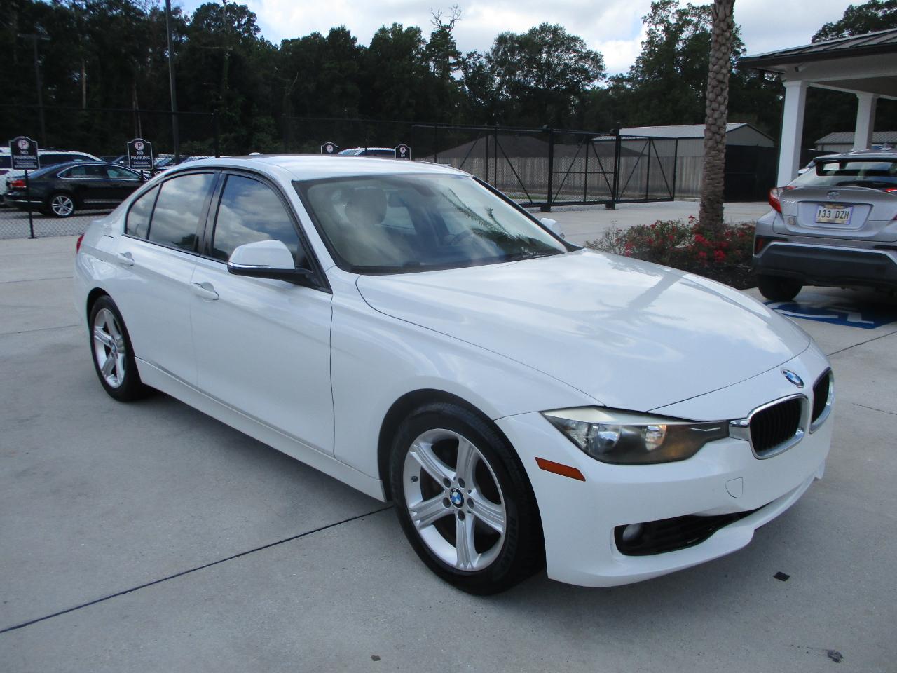 BMW 3 Series 4dr Sdn 328i RWD 2013