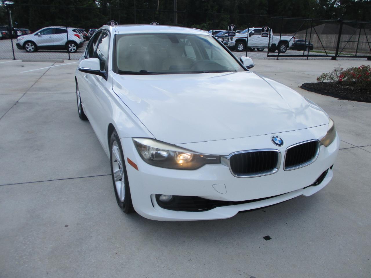BMW 3 Series 4dr Sdn 328i RWD 2013