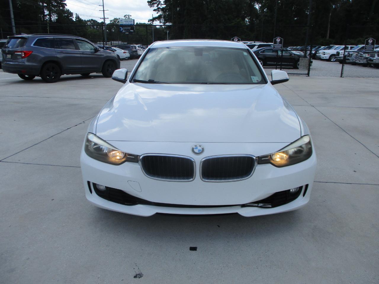 BMW 3 Series 4dr Sdn 328i RWD 2013
