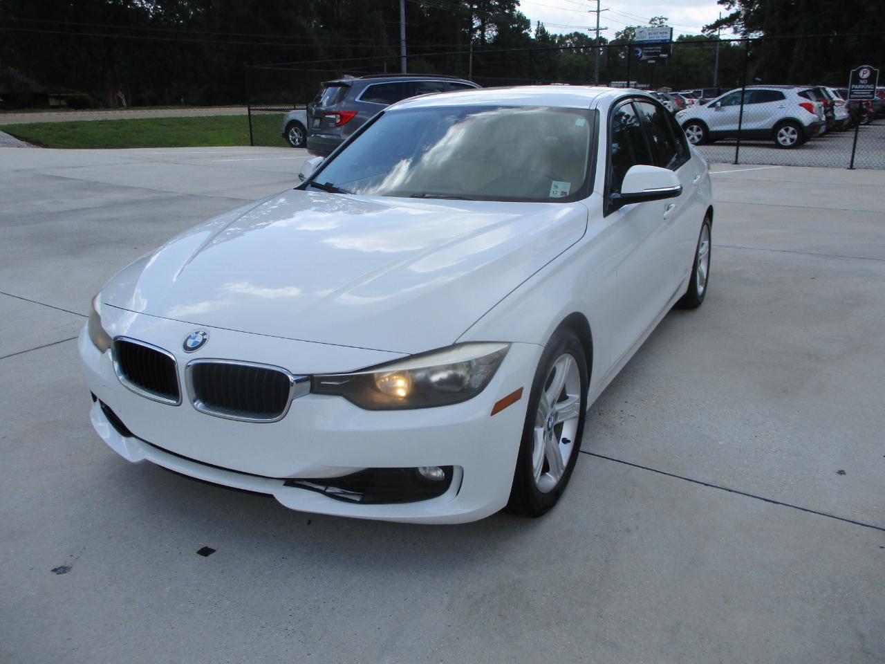 BMW 3 Series 4dr Sdn 328i RWD 2013