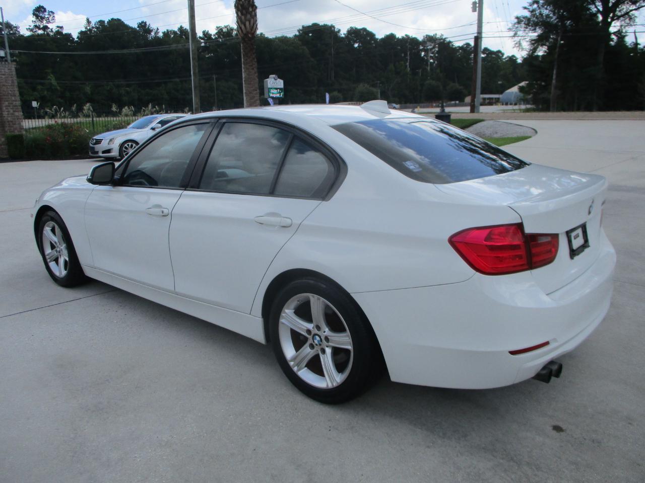 BMW 3 Series 4dr Sdn 328i RWD 2013