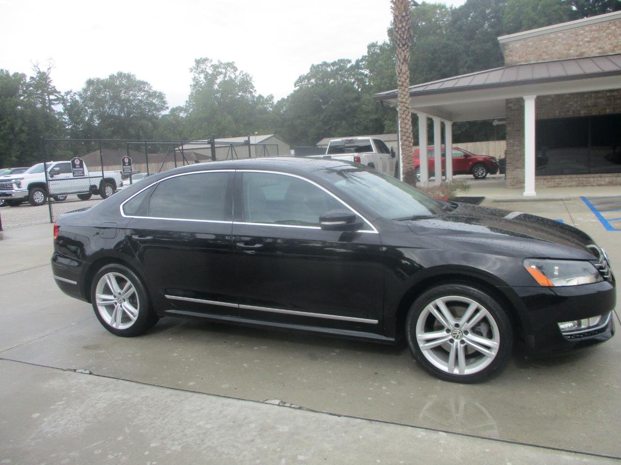 Volkswagen Passat 4dr Sdn 2.0L DSG TDI SEL Premium 2014