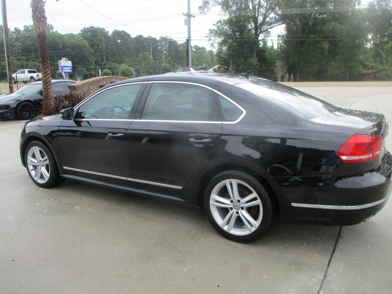 Volkswagen Passat 4dr Sdn 2.0L DSG TDI SEL Premium 2014