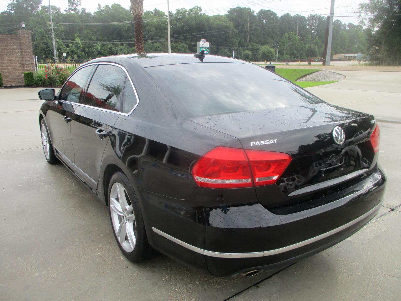 Volkswagen Passat 4dr Sdn 2.0L DSG TDI SEL Premium 2014