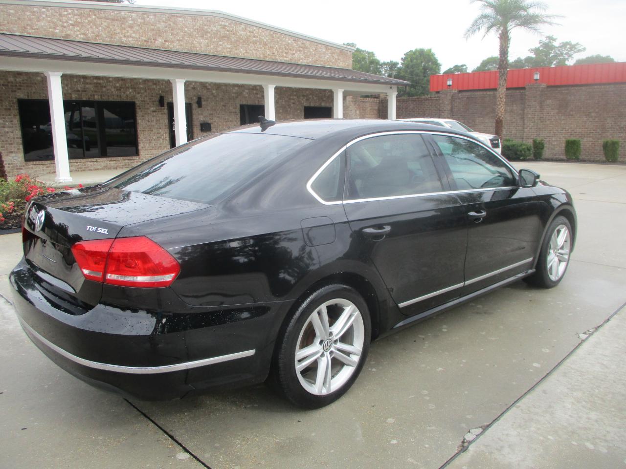 Volkswagen Passat 4dr Sdn 2.0L DSG TDI SEL Premium 2014
