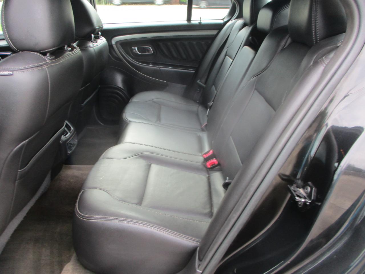 Ford Taurus 4dr Sdn SEL FWD 2013