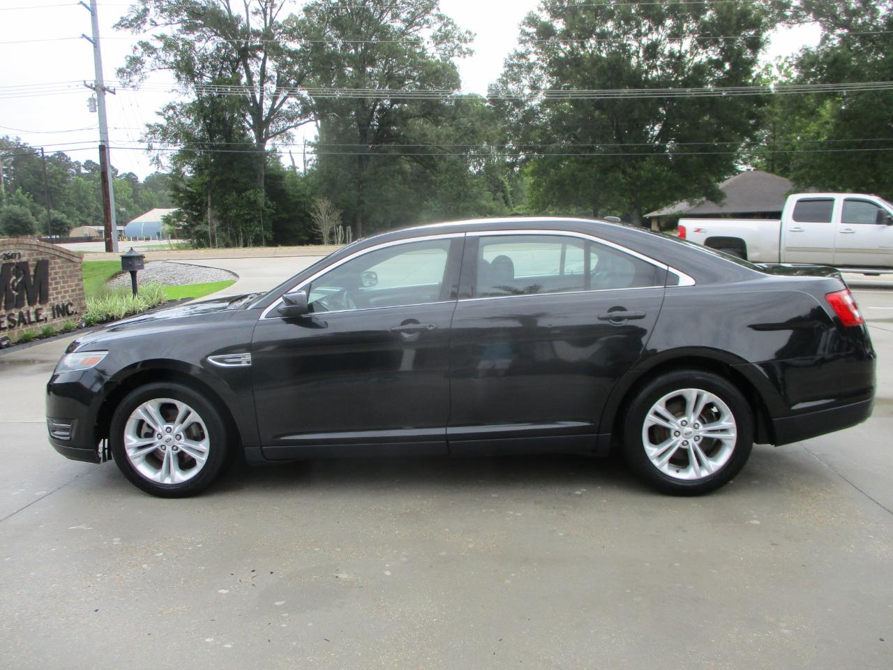 Ford Taurus 4dr Sdn SEL FWD 2013