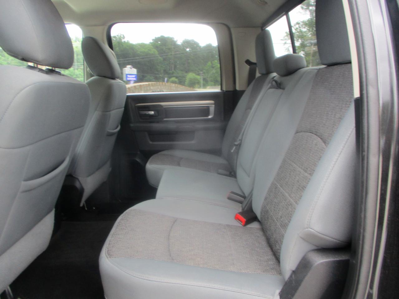RAM 1500 2WD Crew Cab 140.5" Big Horn 2015