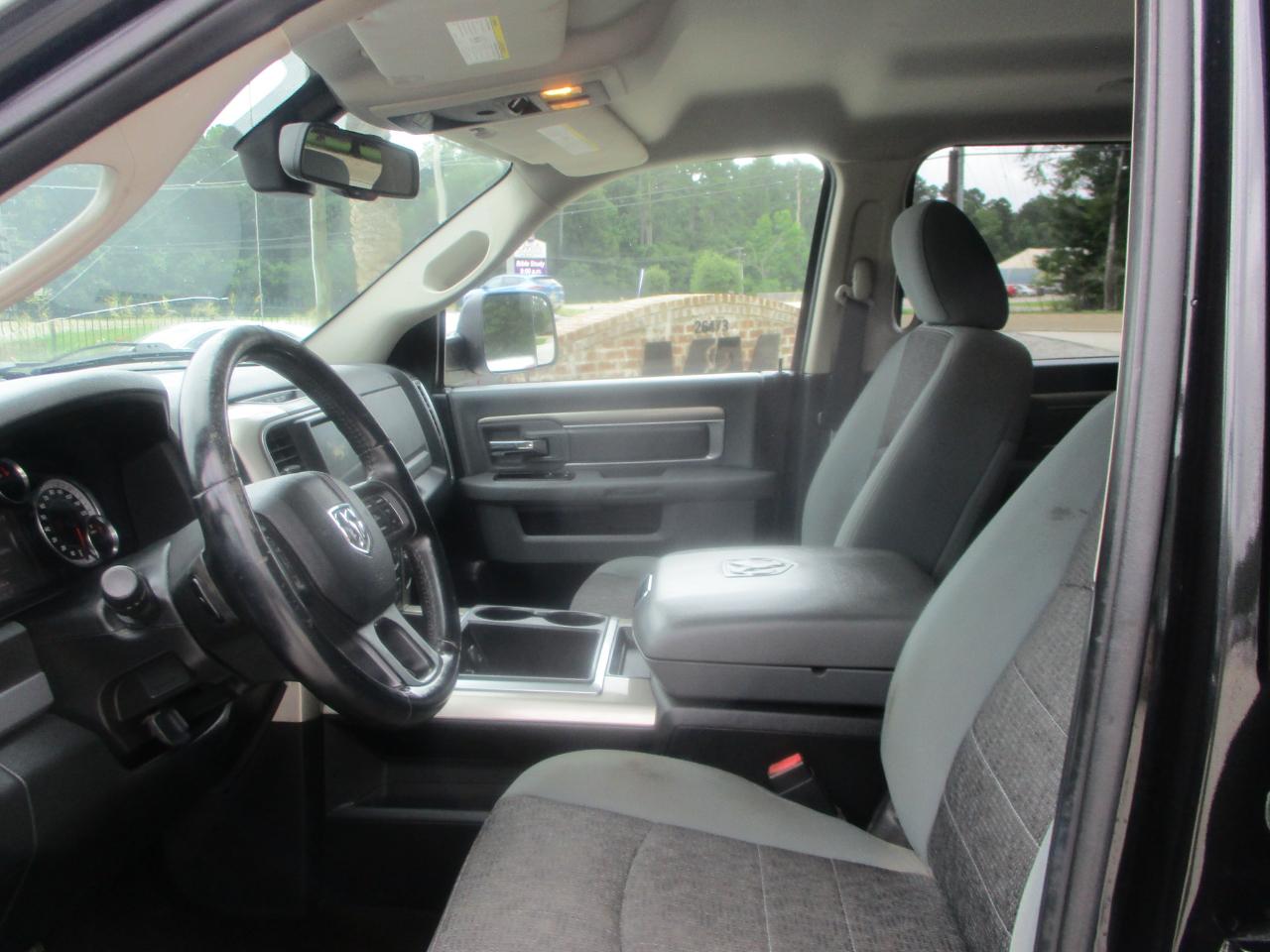 RAM 1500 2WD Crew Cab 140.5" Big Horn 2015