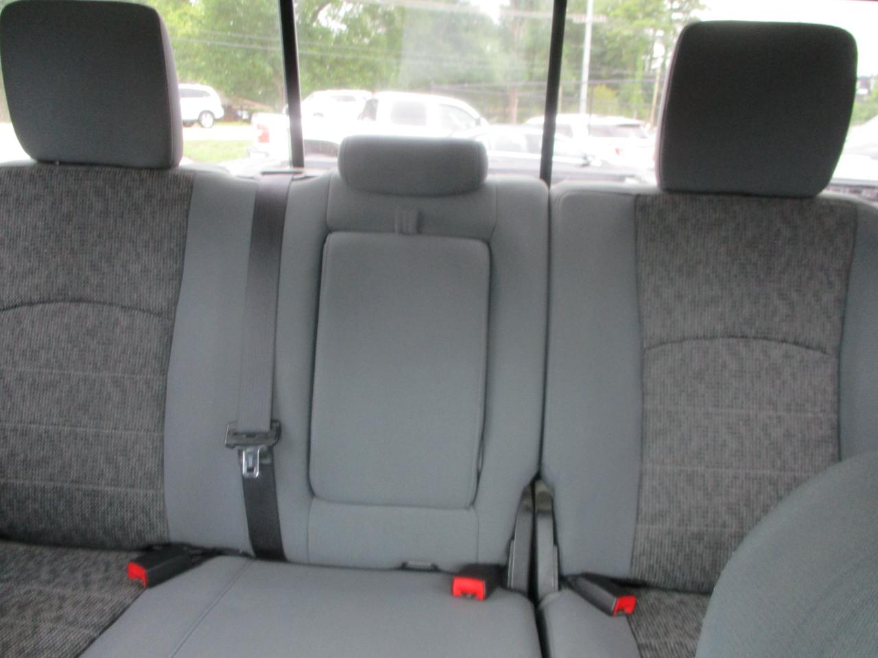 RAM 1500 2WD Crew Cab 140.5" Big Horn 2015