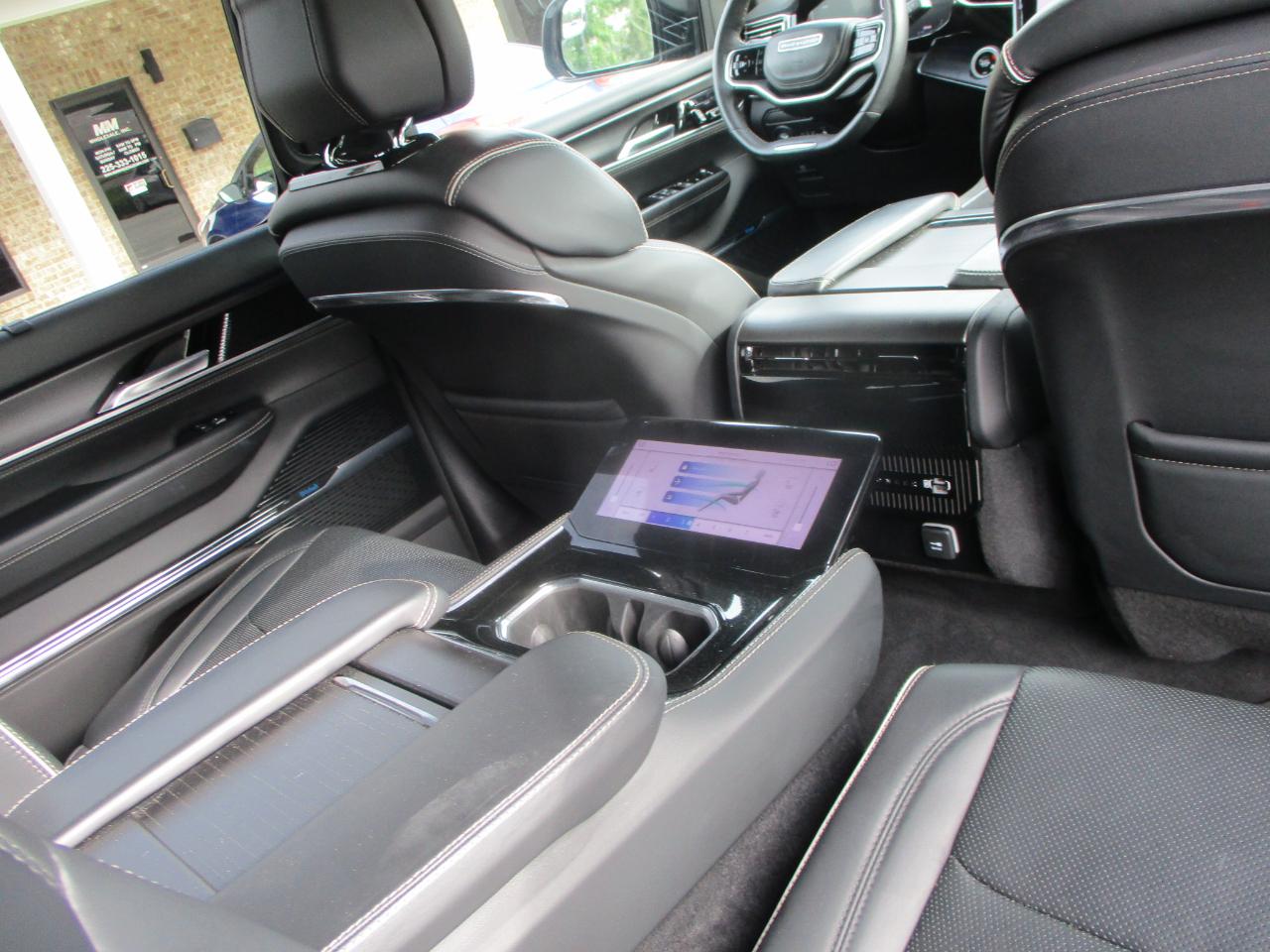 Jeep Grand Wagoneer  2024