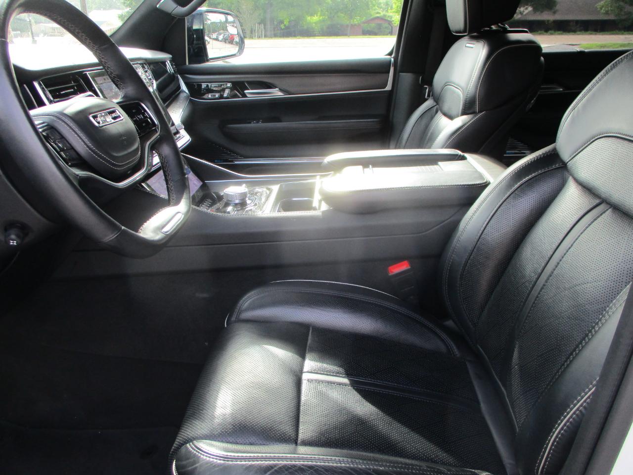 Jeep Grand Wagoneer  2024