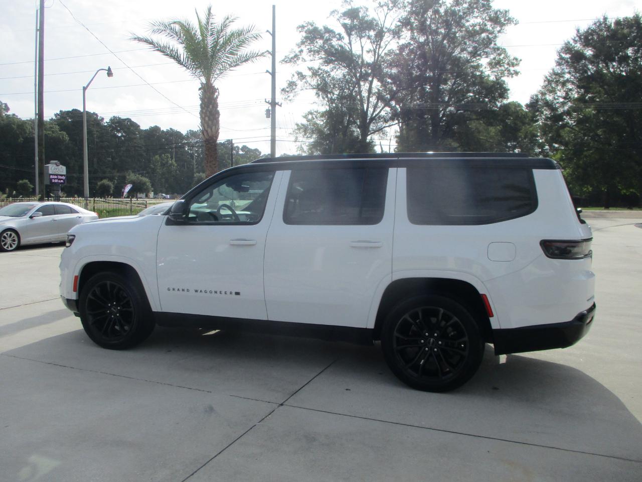 Jeep Grand Wagoneer  2024