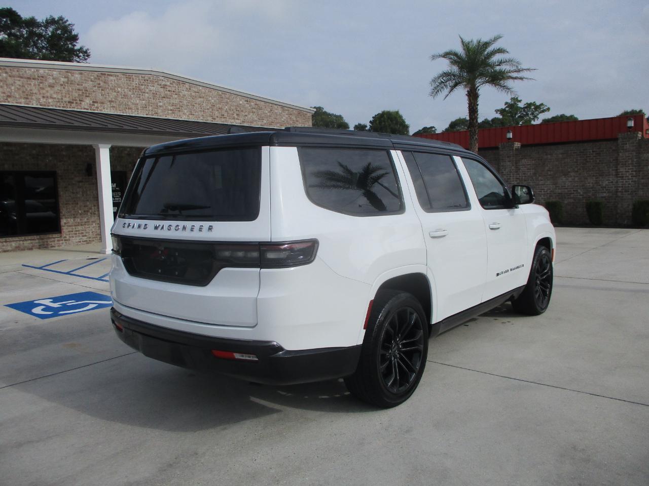 Jeep Grand Wagoneer  2024