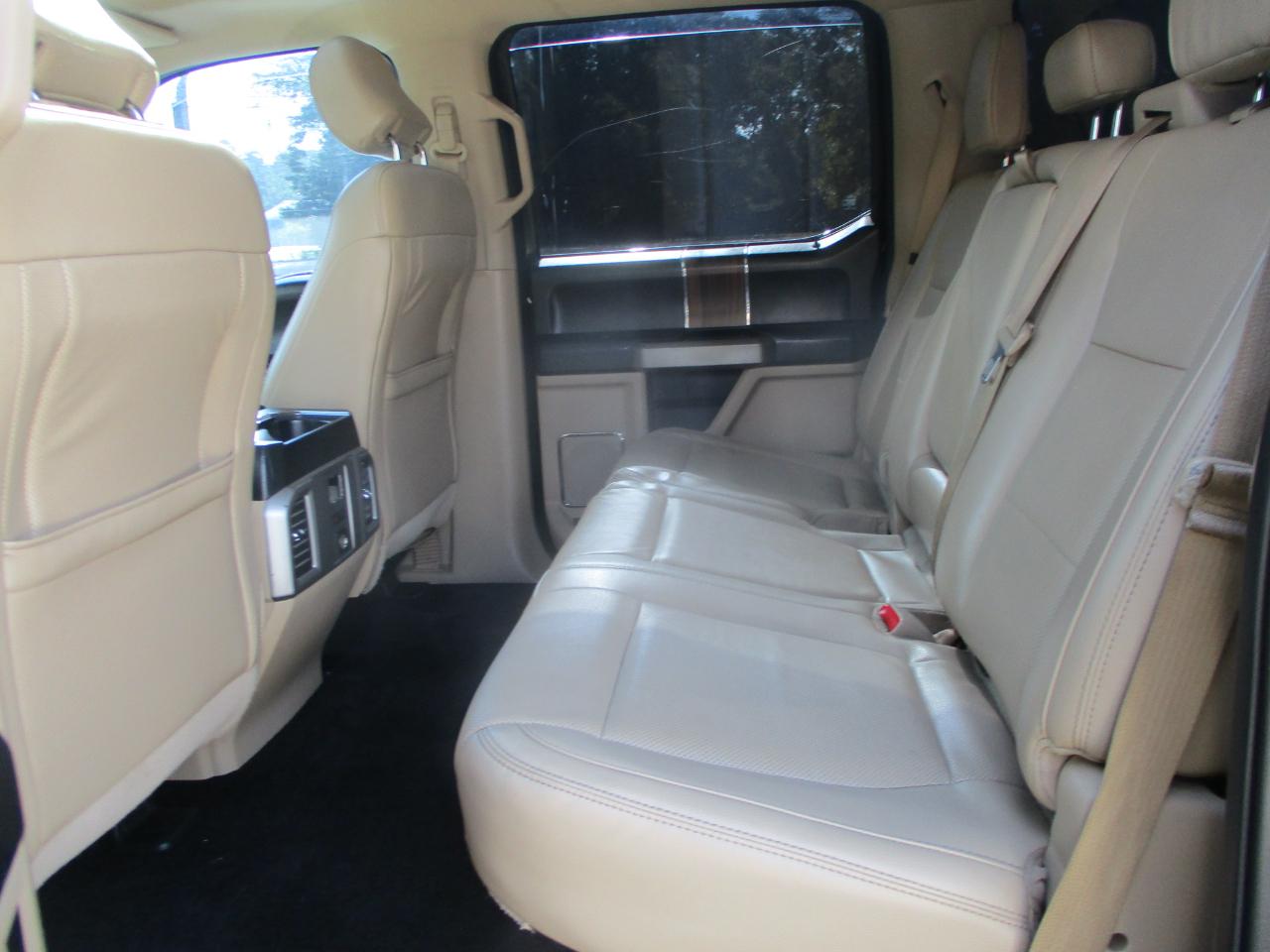 Ford F-150 2WD SuperCrew 157" Lariat 2016