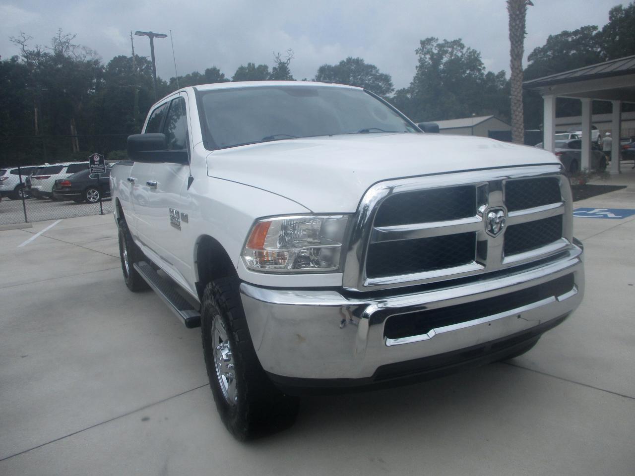 RAM 2500 SLT 4x4 Crew Cab 6'4" Box 2017