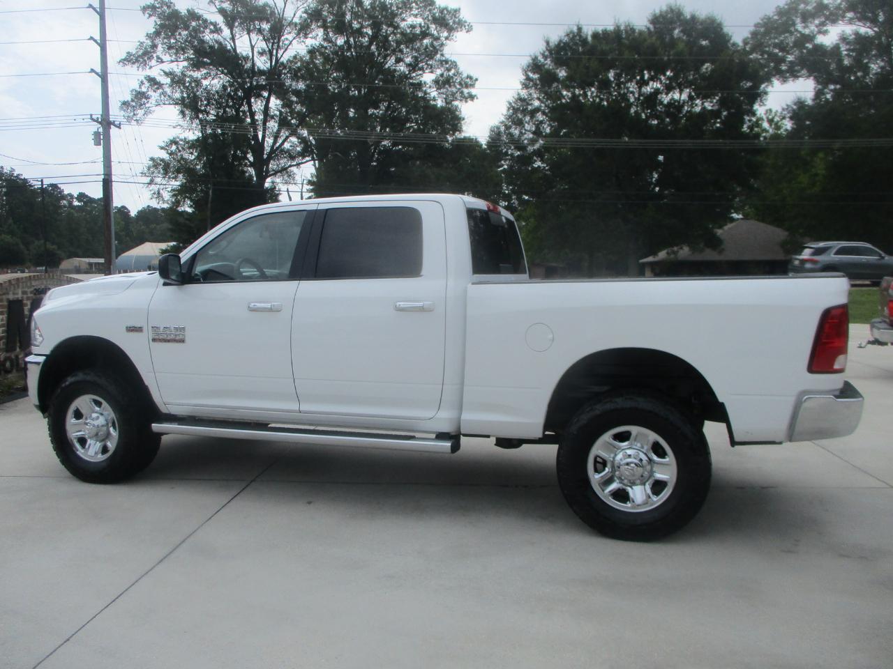 RAM 2500 SLT 4x4 Crew Cab 6'4" Box 2017