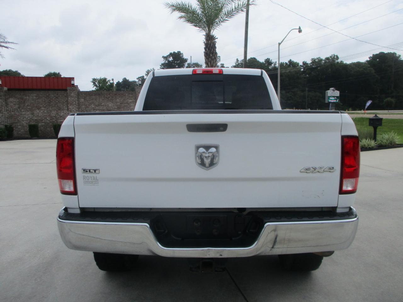 RAM 2500 SLT 4x4 Crew Cab 6'4" Box 2017