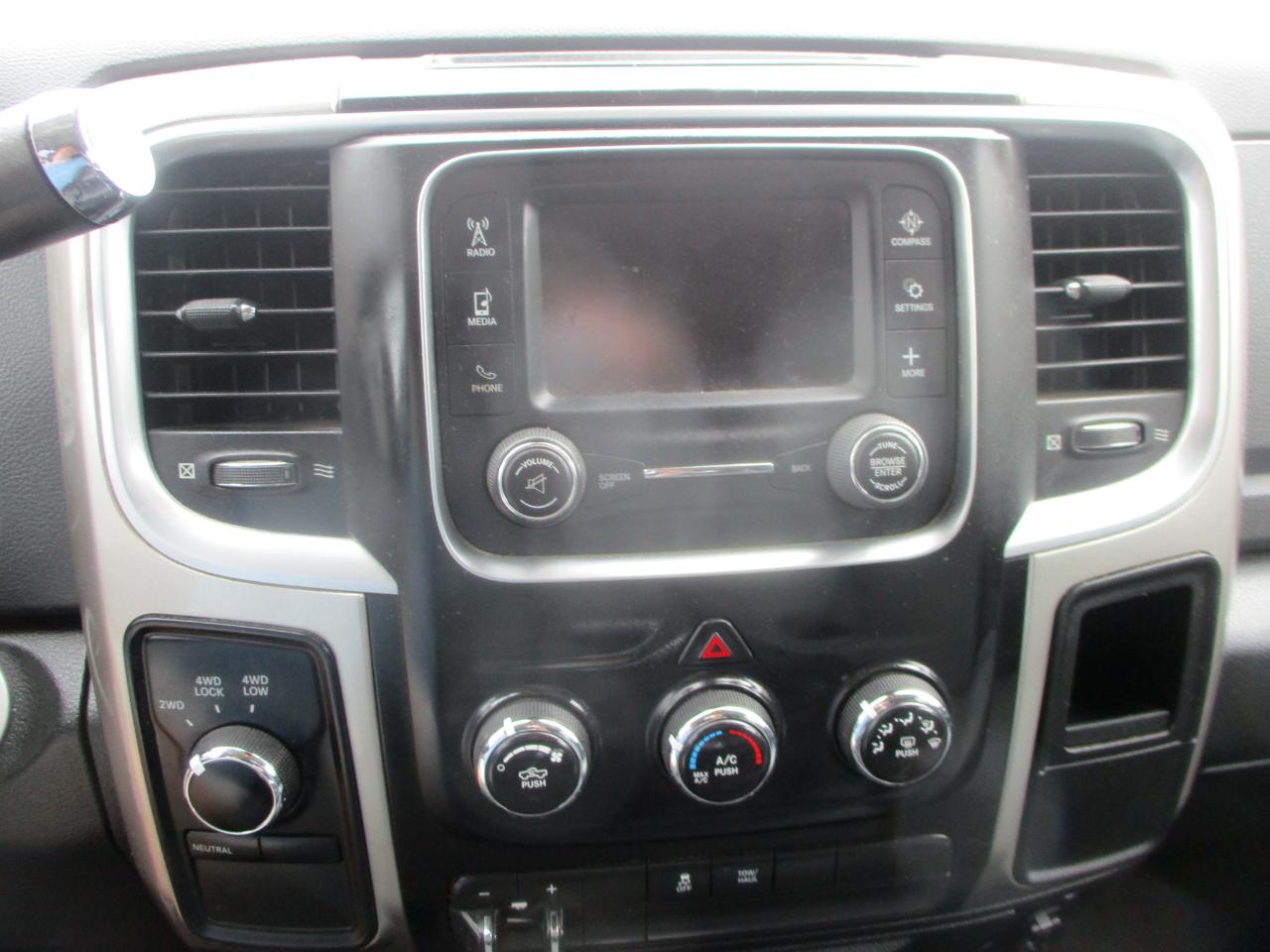RAM 2500 SLT 4x4 Crew Cab 6'4" Box 2017