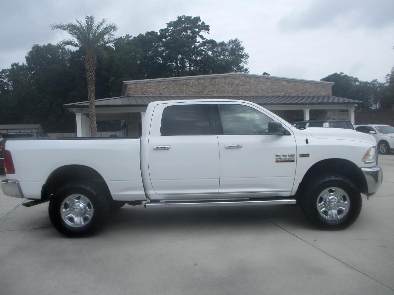 RAM 2500 SLT 4x4 Crew Cab 6'4" Box 2017