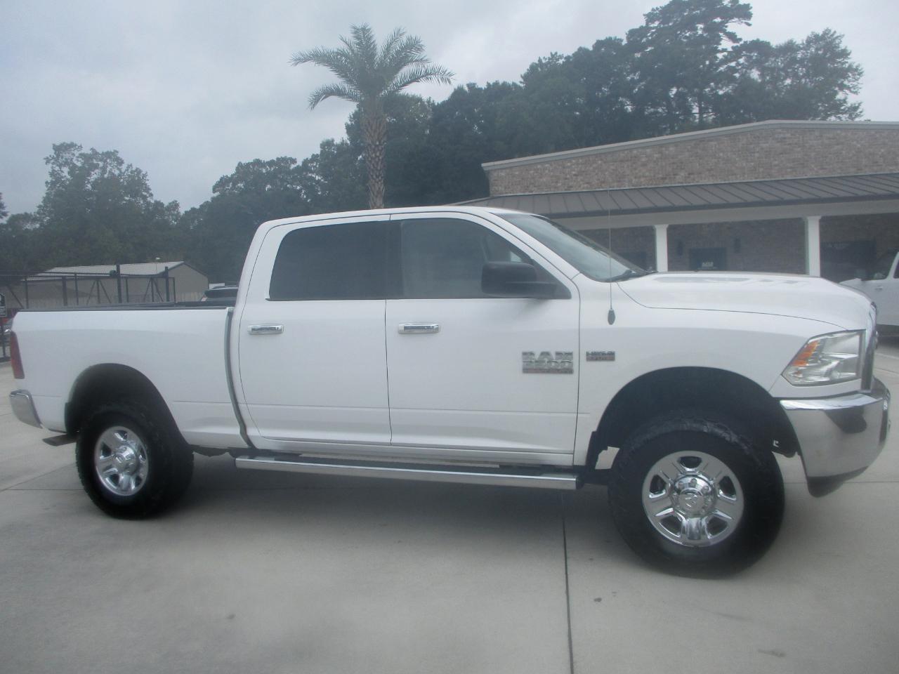 RAM 2500 SLT 4x4 Crew Cab 6'4" Box 2017