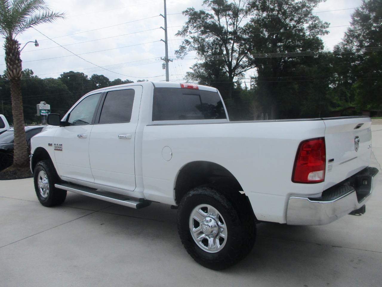 RAM 2500 SLT 4x4 Crew Cab 6'4" Box 2017