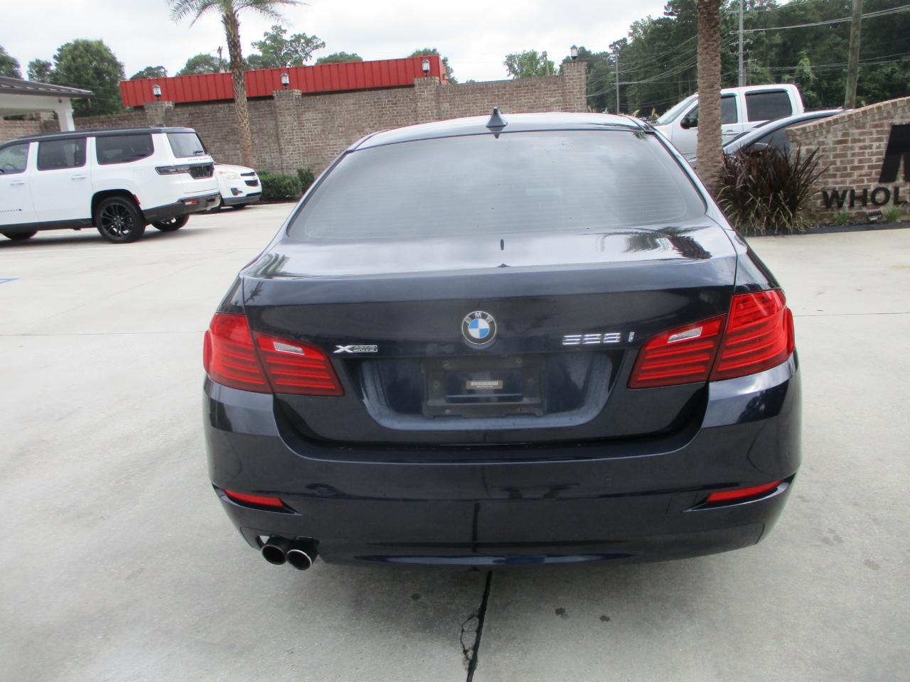 BMW 5 Series 4dr Sdn 528i xDrive AWD 2016