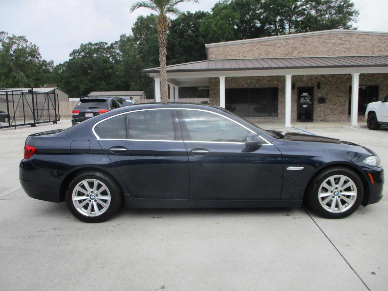 BMW 5 Series 4dr Sdn 528i xDrive AWD 2016