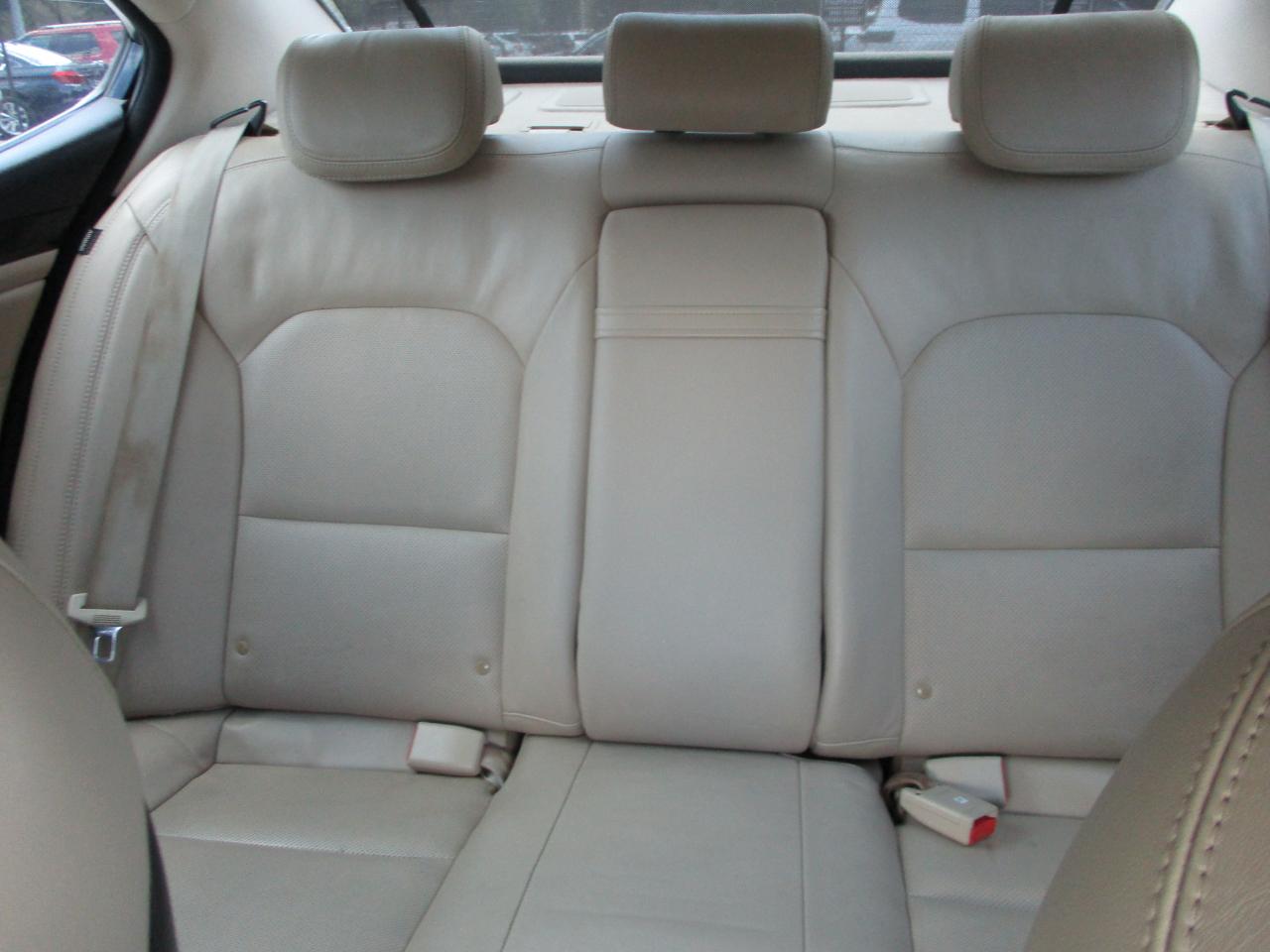 Kia Cadenza 4dr Sdn Premium 2015