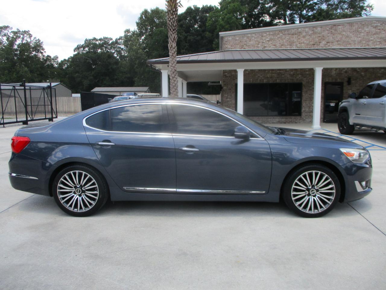 Kia Cadenza 4dr Sdn Premium 2015