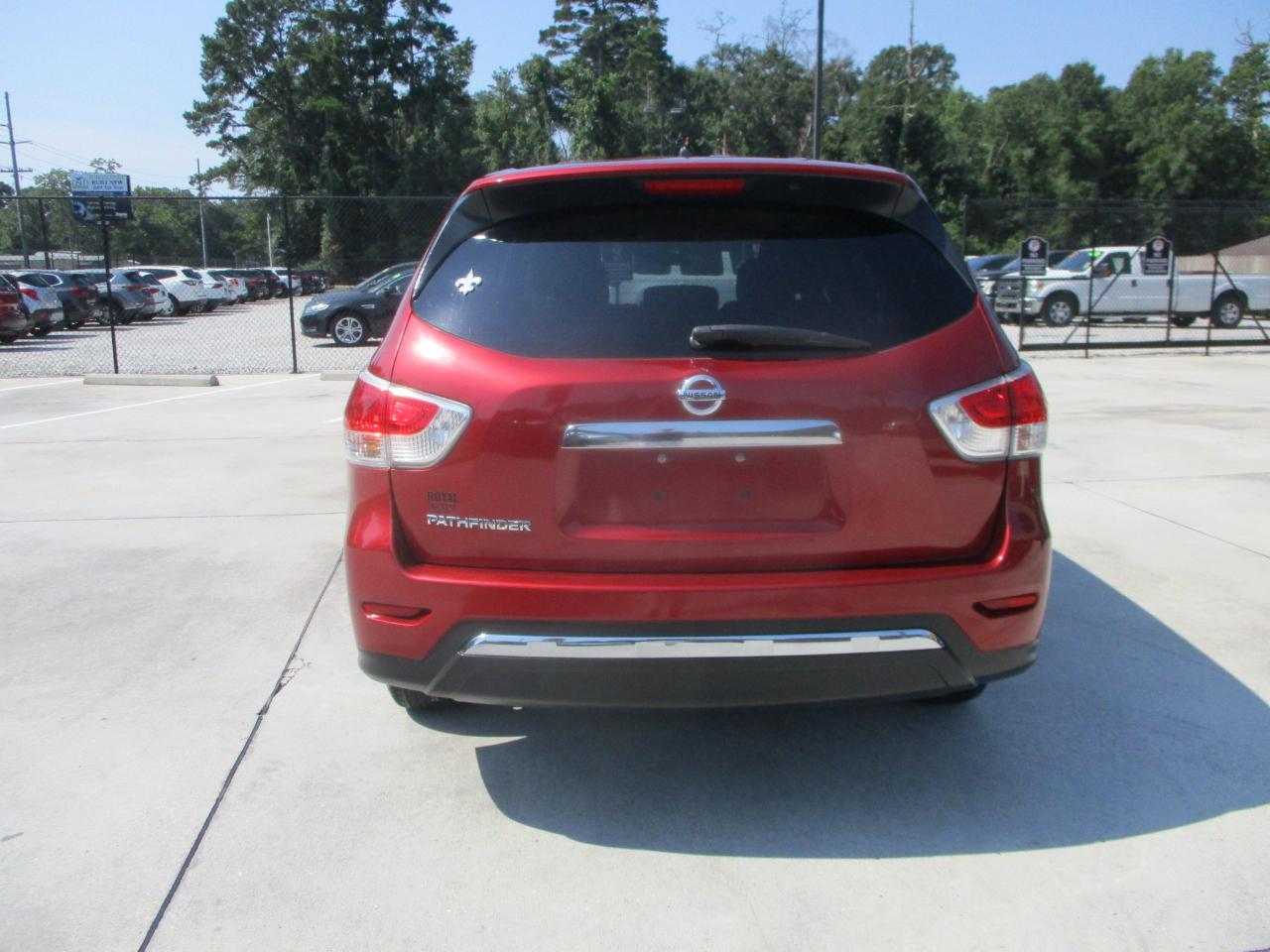 Nissan Pathfinder 2WD 4dr S 2013