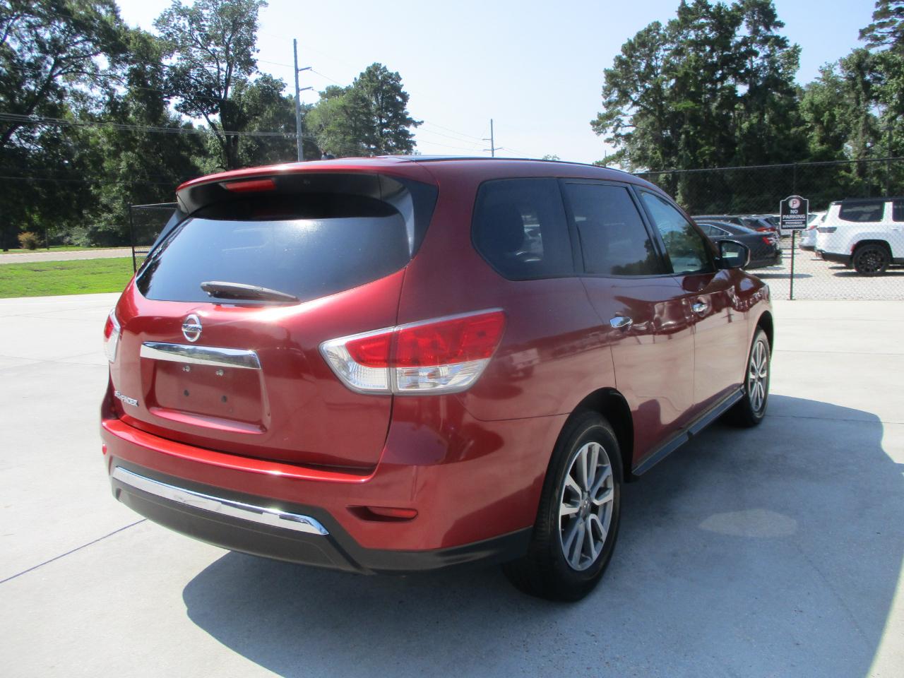 Nissan Pathfinder 2WD 4dr S 2013