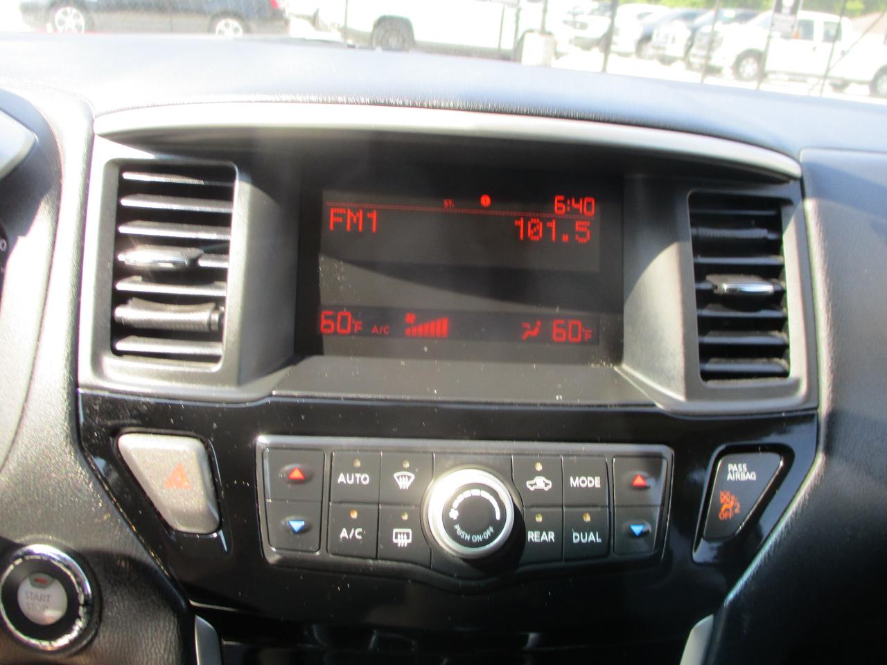 Nissan Pathfinder 2WD 4dr S 2013