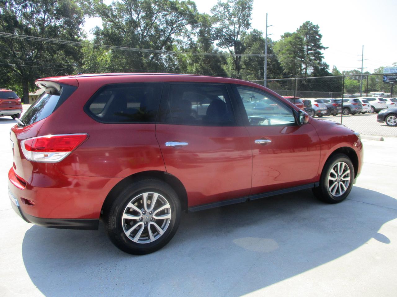 Nissan Pathfinder 2WD 4dr S 2013