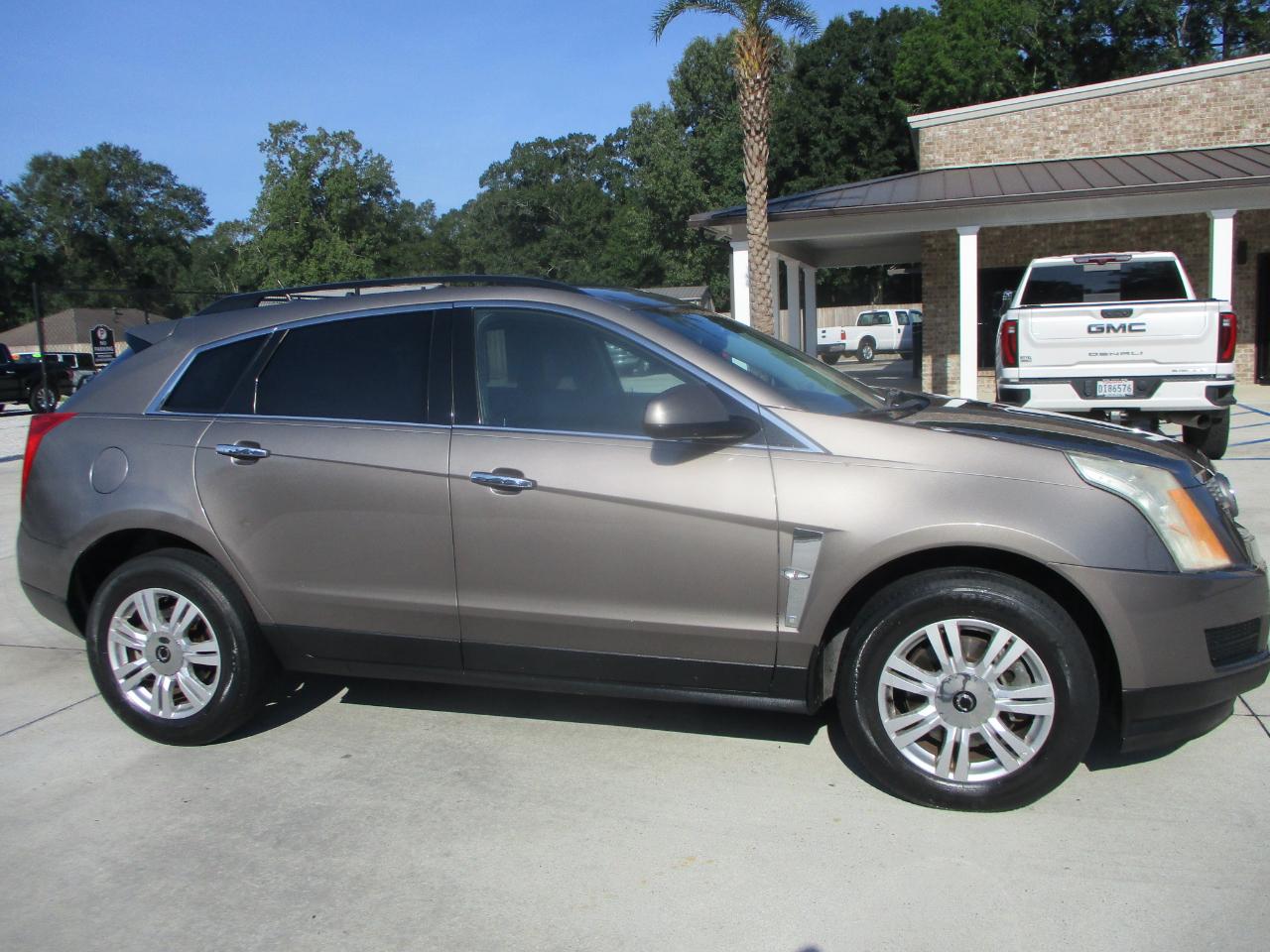 Cadillac SRX FWD 4dr Base 2011
