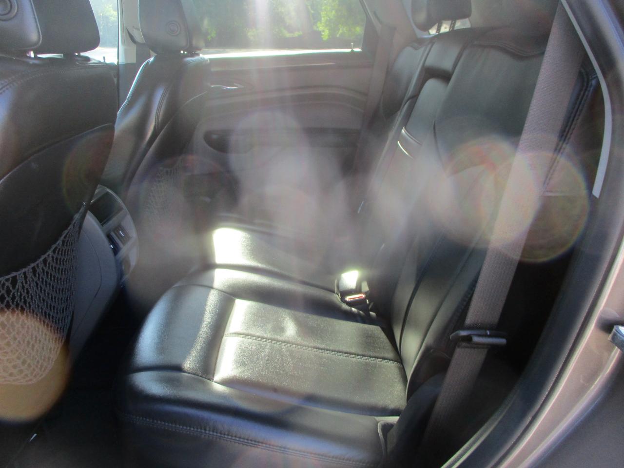 Cadillac SRX FWD 4dr Base 2011