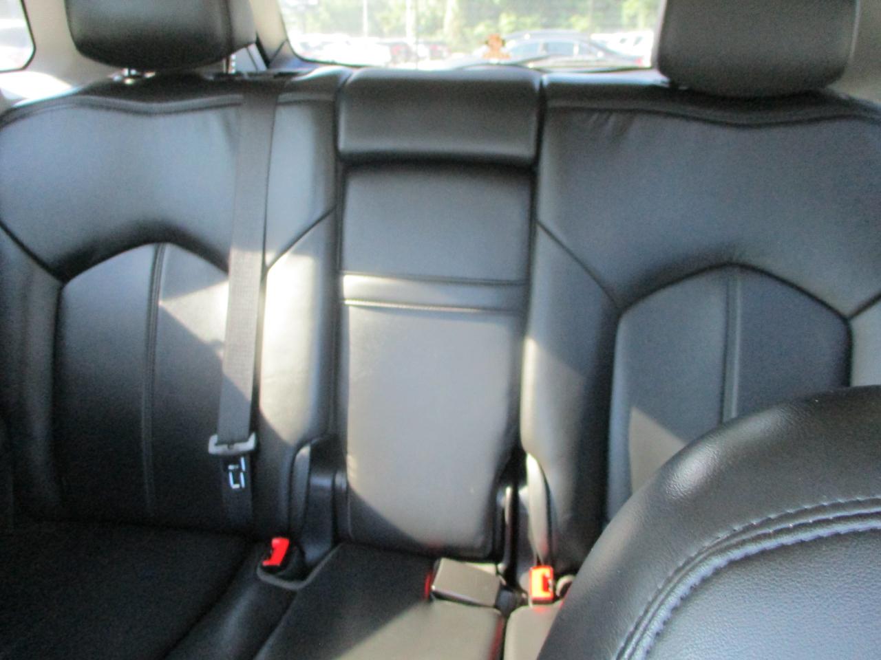 Cadillac SRX FWD 4dr Base 2011