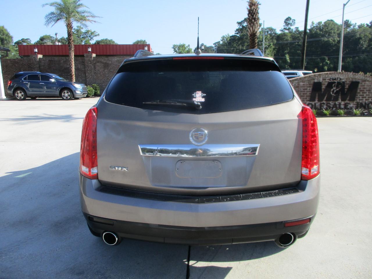 Cadillac SRX FWD 4dr Base 2011