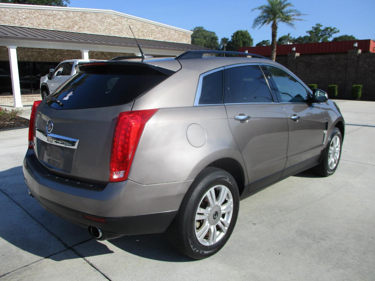 Cadillac SRX FWD 4dr Base 2011