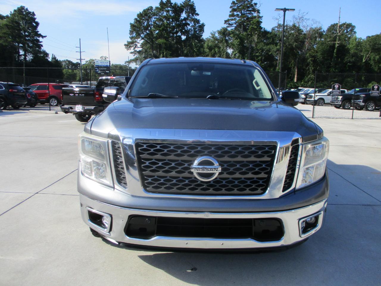 Nissan Titan 4x2 Crew Cab SV 2017