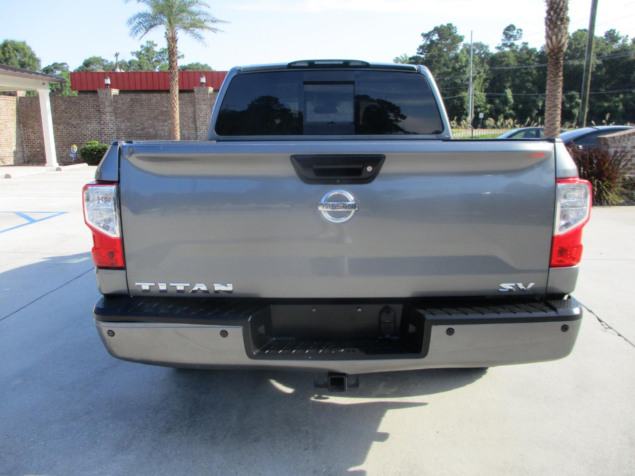 Nissan Titan 4x2 Crew Cab SV 2017