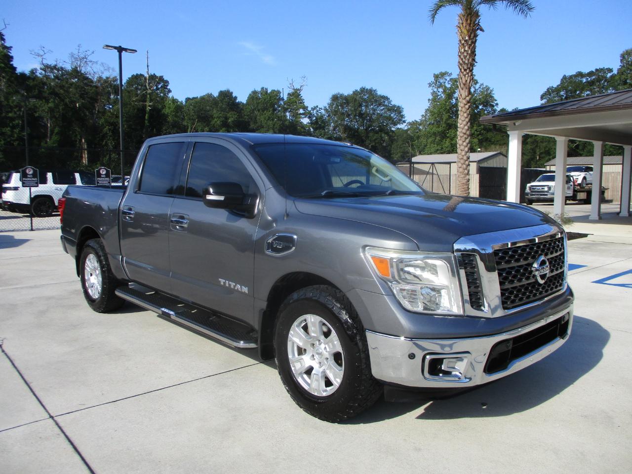Nissan Titan 4x2 Crew Cab SV 2017