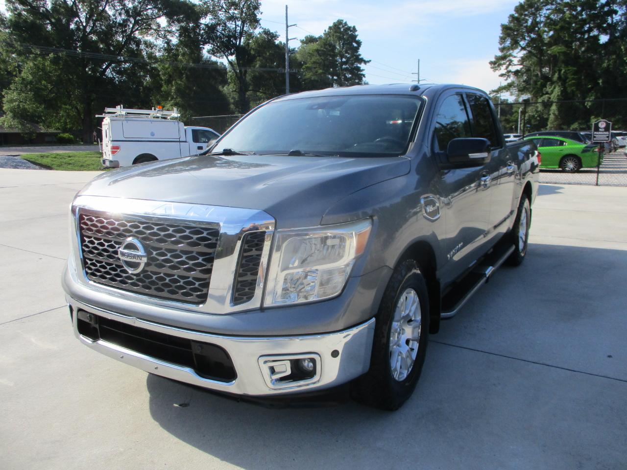 Nissan Titan 4x2 Crew Cab SV 2017