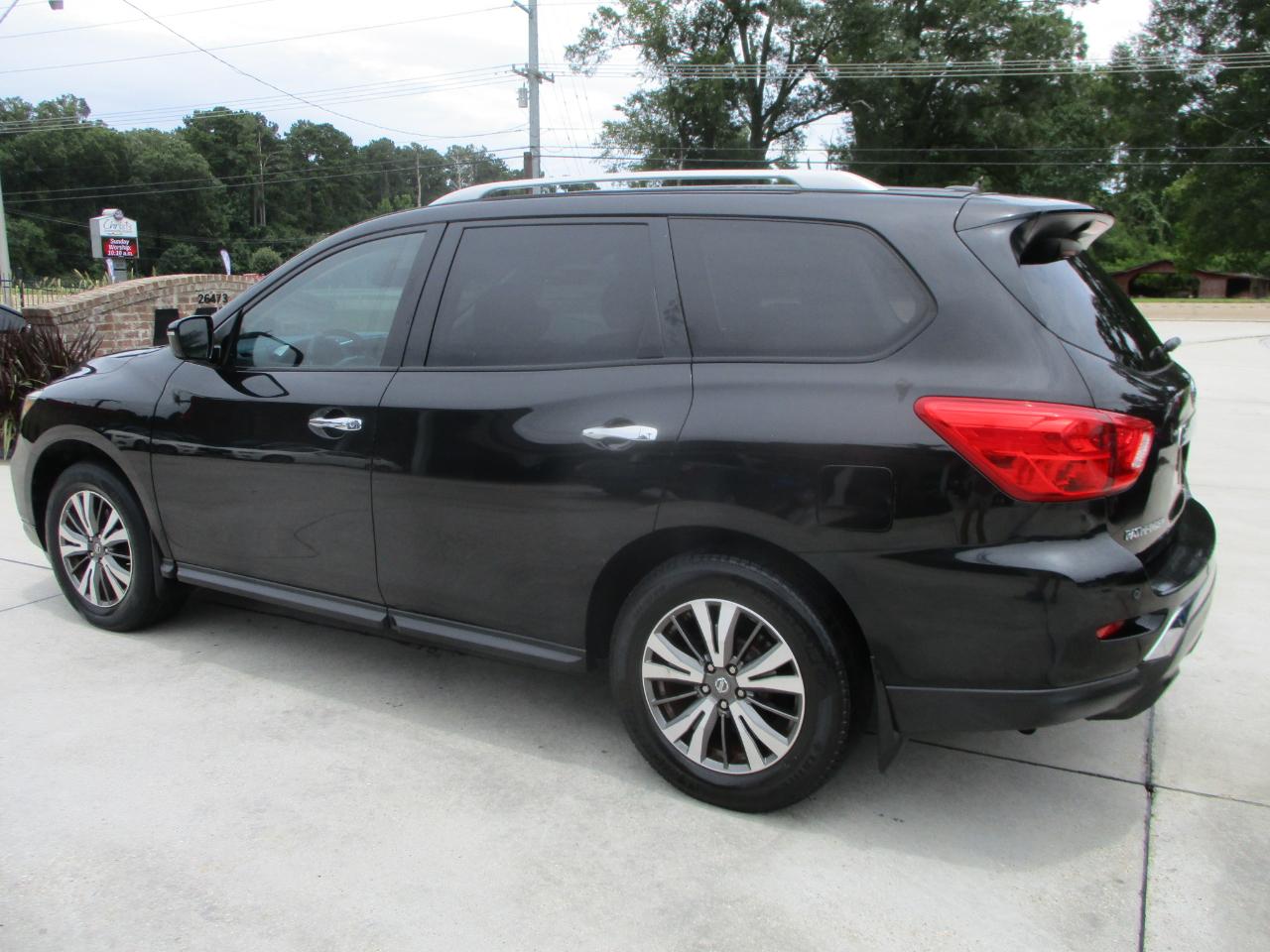 Nissan Pathfinder FWD SV 2017