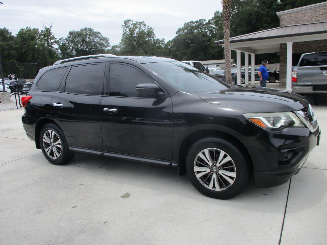 Nissan Pathfinder FWD SV 2017