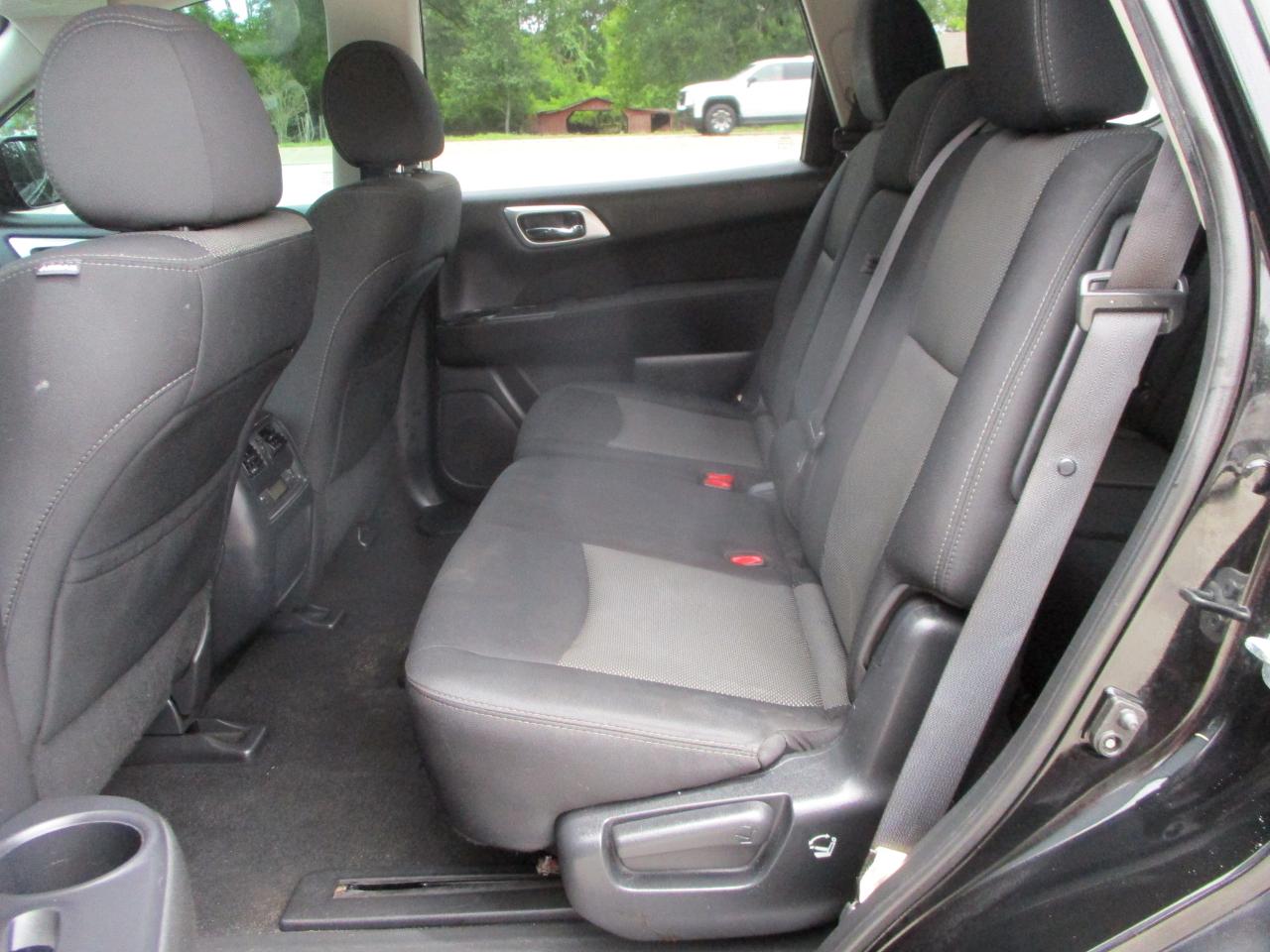 Nissan Pathfinder FWD SV 2017